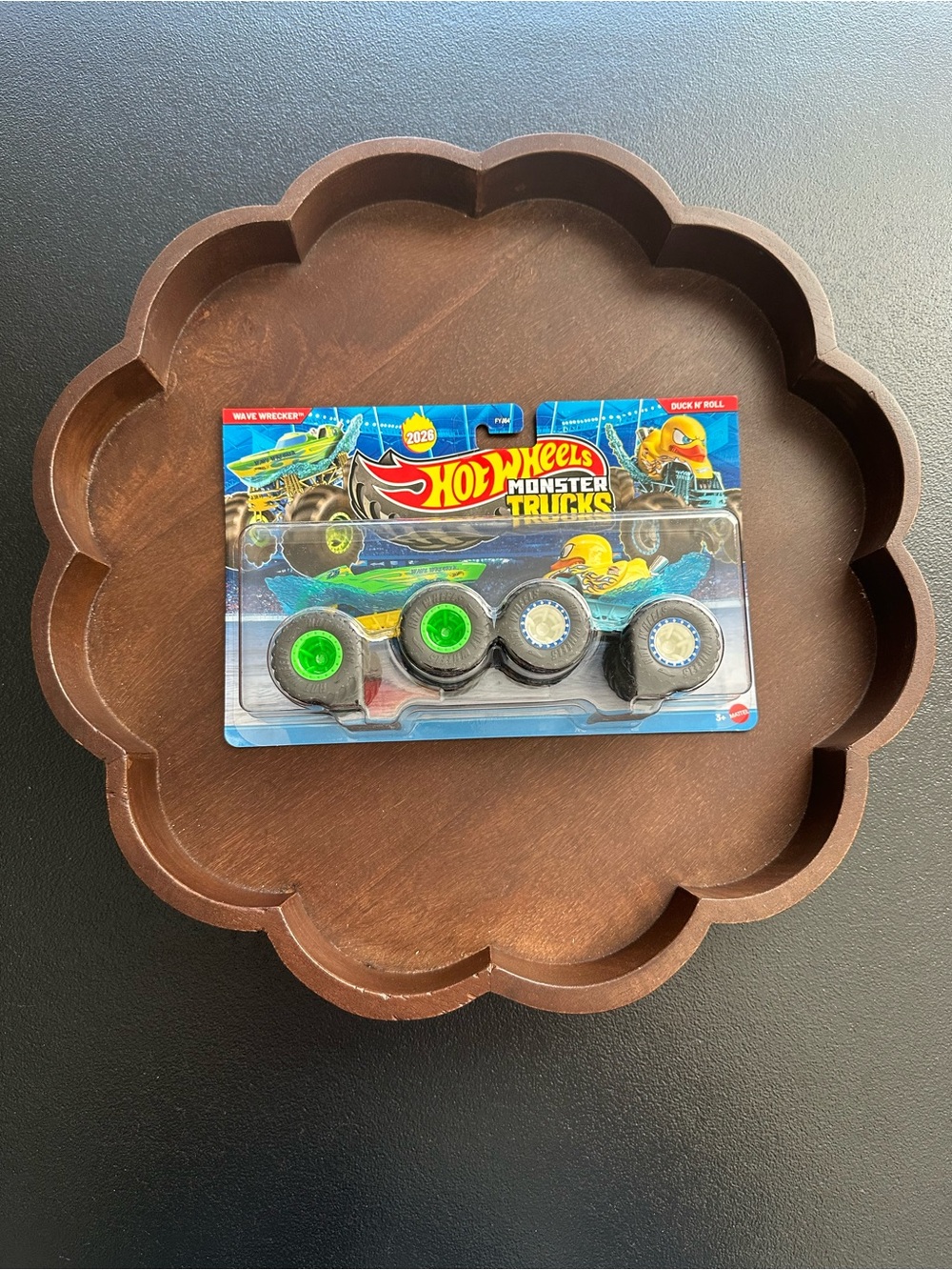 Hot Wheels Monster Trucks 2 Pack Wave Wrecker vs Duck N Roll